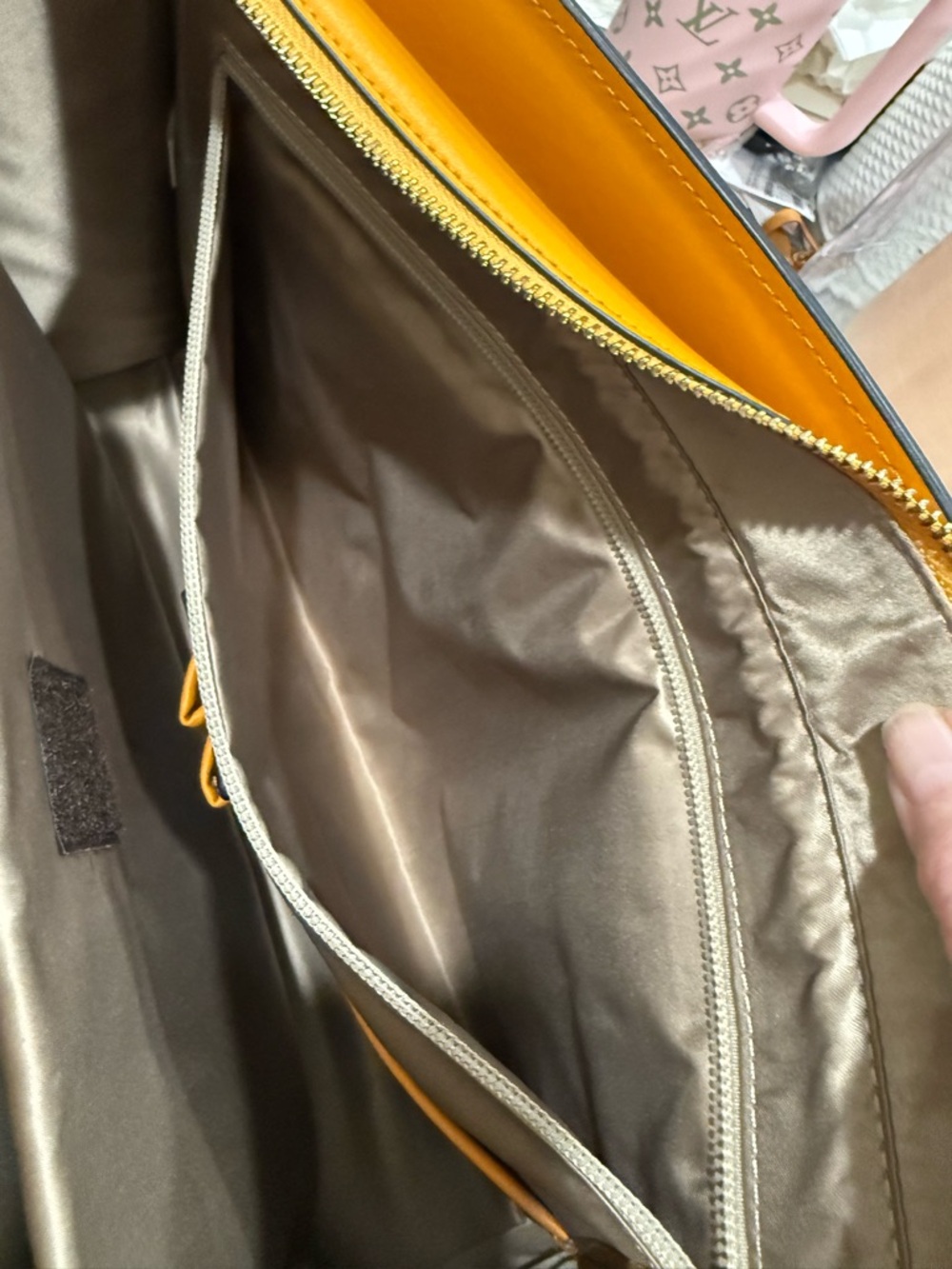 Bostanten Cream & Mustard Two-Tone Briefcase Tote. - Picture 9 of 9